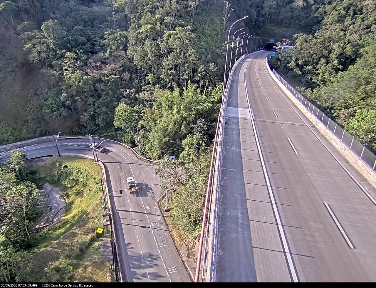 Rodovia dos Tamoios tem boa fluidez de veículos nesta manhã de quarta (20)